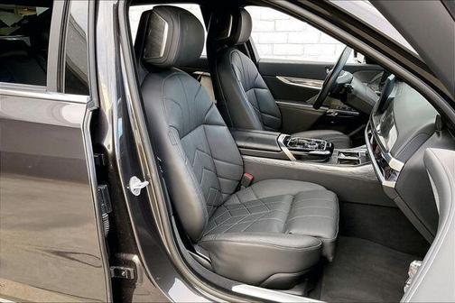 Dark Graphite Metallic 2023 BMW i7 xDrive60