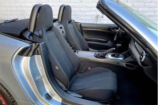 2018 FIAT 124 Spider Base