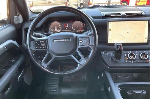 2024 Land Rover Defender 130 P400 X-Dynamic SE