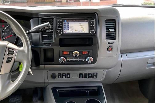 2018 Nissan NV Passenger NV3500 HD SL V8