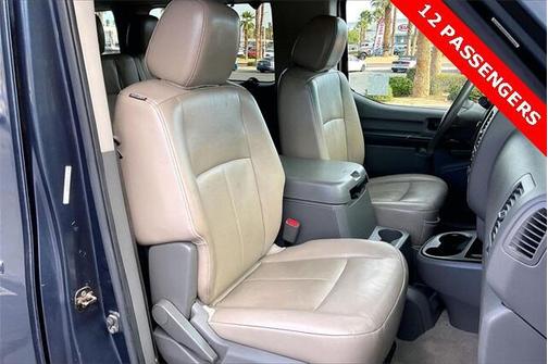 2018 Nissan NV Passenger NV3500 HD SL V8