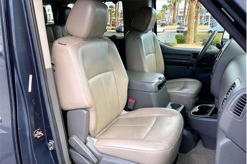 2018 Nissan NV Passenger NV3500 HD SL V8