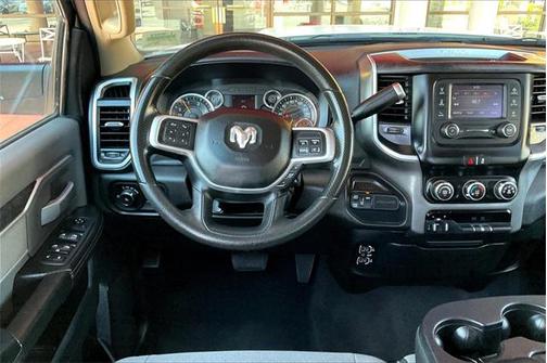 2020 RAM 2500 Big Horn Crew Cab 4X4 8' Box