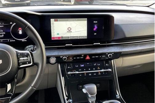 2024 Kia Carnival SX