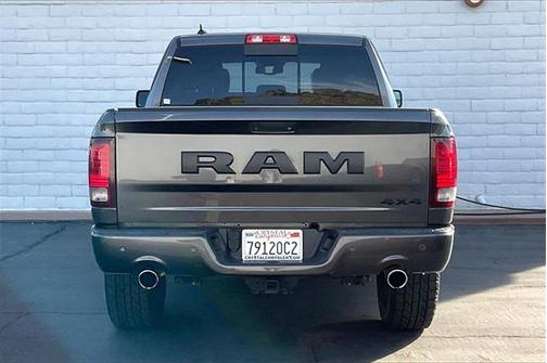2018 RAM 1500 Night Crew Cab 4x4 5'7' Box