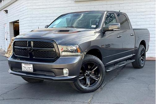 2018 RAM 1500 Night Crew Cab 4x4 5'7' Box