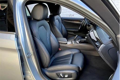 2019 BMW 530 530i