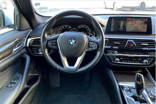 2019 BMW 530 530i