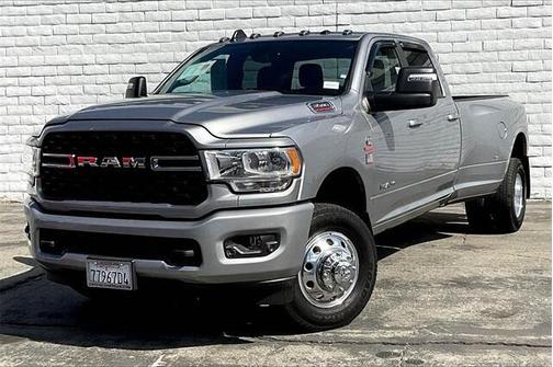 2024 RAM 3500 Big Horn Crew Cab 4x4 8' Box