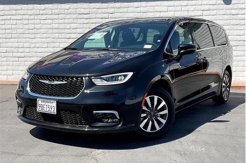 2022 Chrysler Pacifica Hybrid Touring L