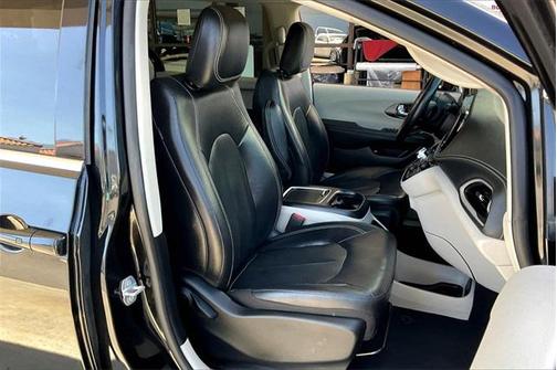 2022 Chrysler Pacifica Hybrid Touring L