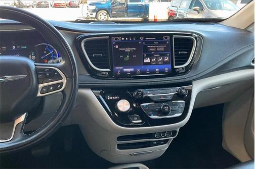 2022 Chrysler Pacifica Hybrid Touring L