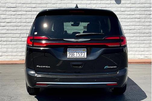 2022 Chrysler Pacifica Hybrid Touring L