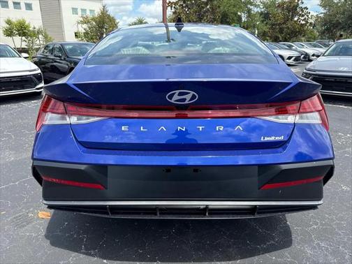 2025 Hyundai ELANTRA Limited