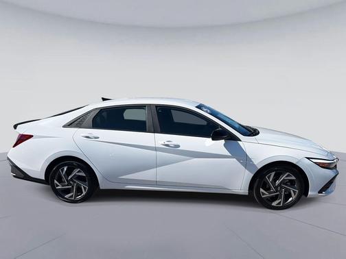 2025 Hyundai ELANTRA Sport