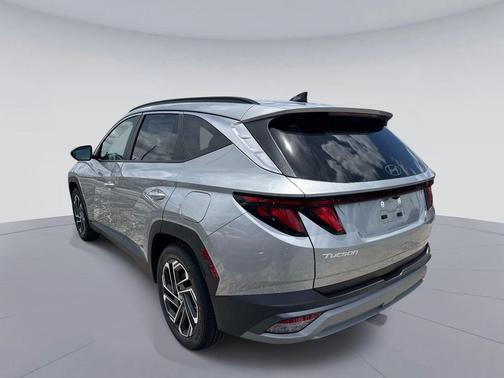 Shimmering Silver 2026 Hyundai TUCSON SEL Plus