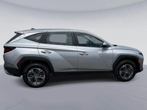 Shimmering Silver 2026 Hyundai TUCSON Hybrid Blue SE