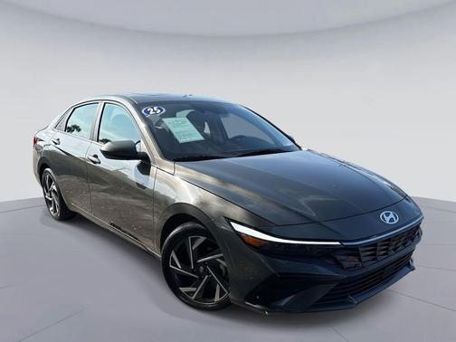 2025 Hyundai ELANTRA SEL