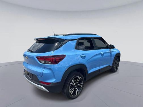 Fountain Blue 2024 Chevrolet Trailblazer LT