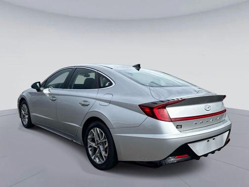 Shimmering Silver Pearl 2020 Hyundai SONATA SEL