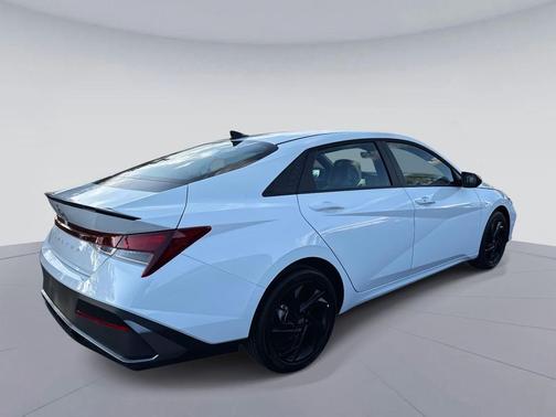 2026 Hyundai ELANTRA Sport