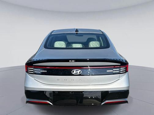 2026 Hyundai SONATA SEL