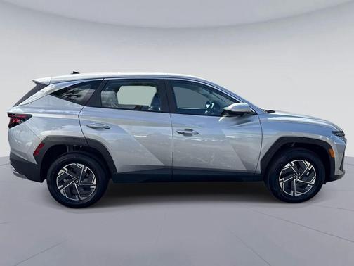Shimmering Silver 2026 Hyundai TUCSON Hybrid Blue SE