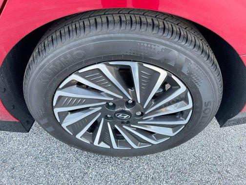 2024 Hyundai SONATA Hybrid SE
