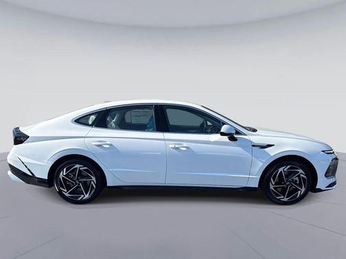 2026 Hyundai SONATA SEL