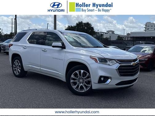 Iridescent Pearl Tricoat 2020 Chevrolet Traverse Premier