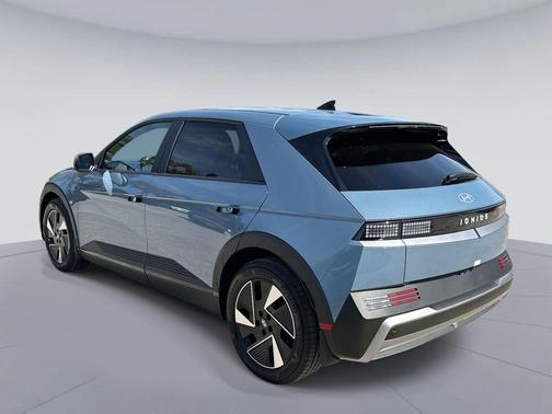 2026 Hyundai IONIQ 5 SE Standard Range