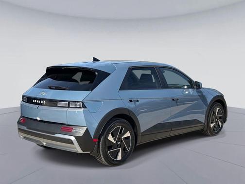 2026 Hyundai IONIQ 5 SE Standard Range