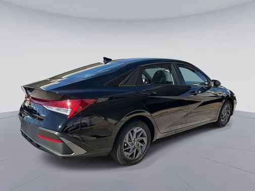 2026 Hyundai ELANTRA HEV Blue