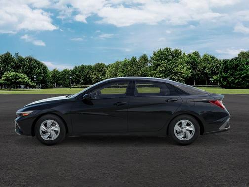 Abyss Black 2026 Hyundai ELANTRA SE