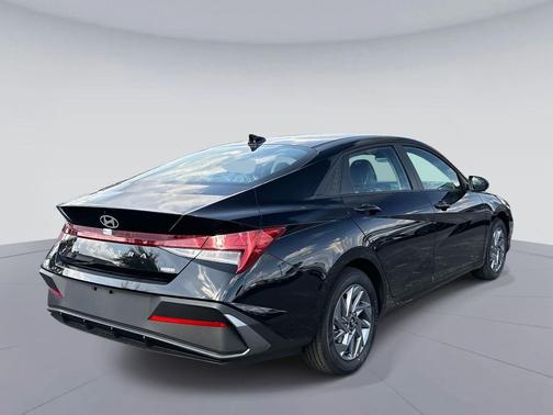 2026 Hyundai ELANTRA HEV Blue