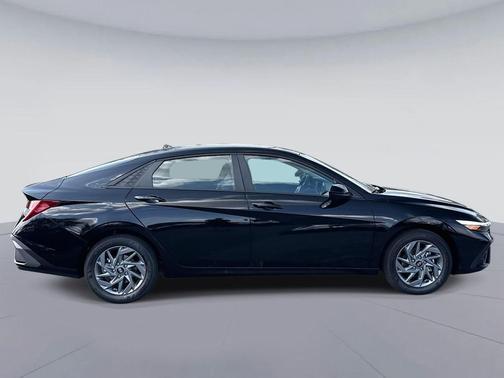 2026 Hyundai ELANTRA HEV Blue