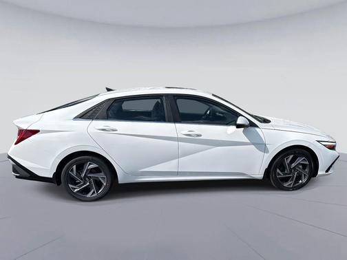 2026 Hyundai ELANTRA HEV Limited