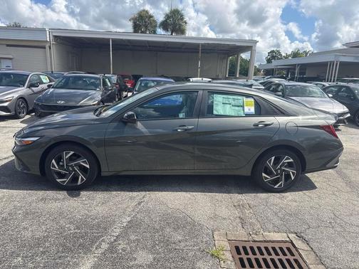 2025 Hyundai ELANTRA HEV SEL Sport