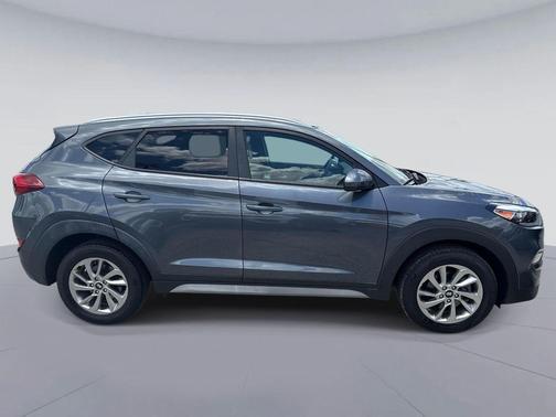 Coliseum Gray 2017 Hyundai TUCSON SE