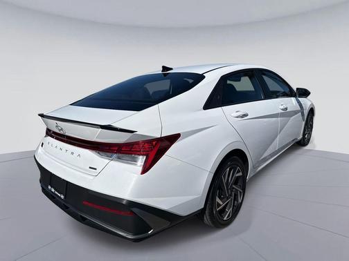 2025 Hyundai ELANTRA HEV SEL Sport