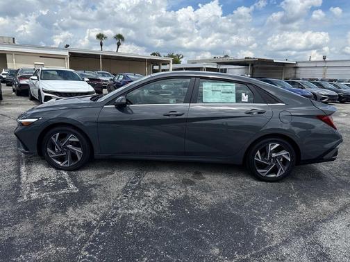 2025 Hyundai ELANTRA Limited