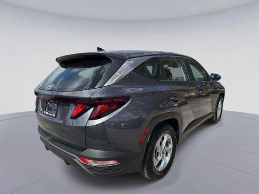 2022 Hyundai TUCSON SE