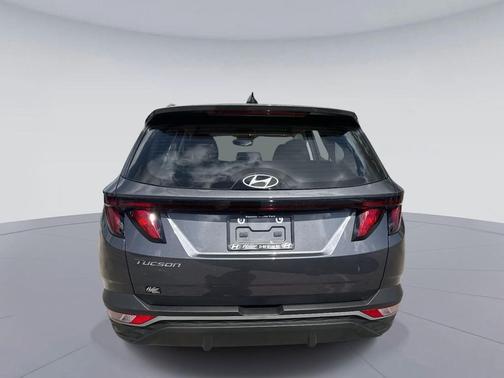 2022 Hyundai TUCSON SE