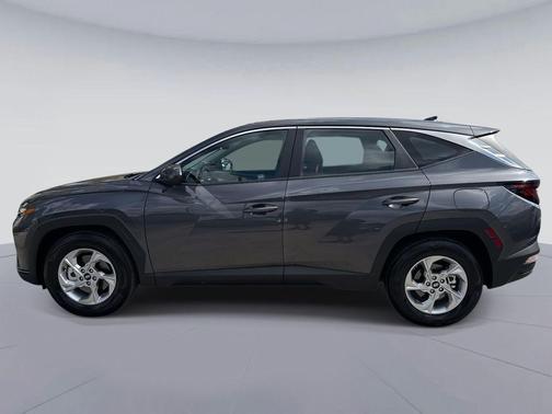 2022 Hyundai TUCSON SE