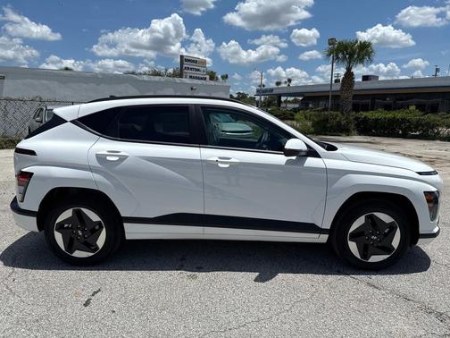 2025 Hyundai KONA EV SEL
