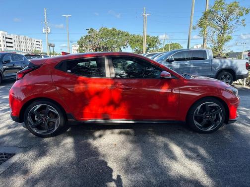 2019 Hyundai Veloster Base