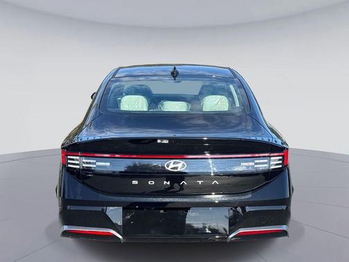 2026 Hyundai SONATA SEL