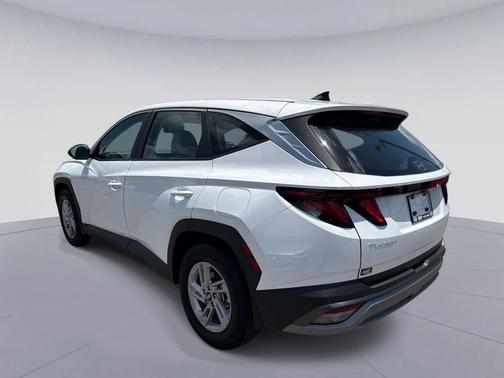 Serenity White Pearl 2026 Hyundai TUCSON SE
