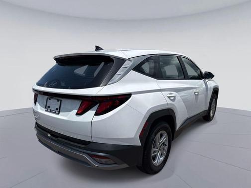 Serenity White Pearl 2026 Hyundai TUCSON SE