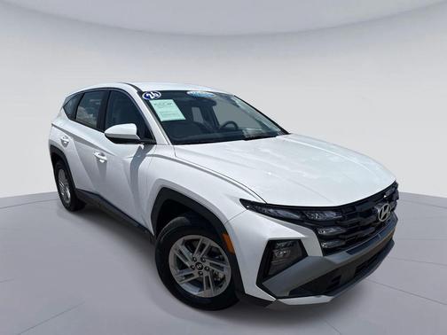 Serenity White Pearl 2026 Hyundai TUCSON SE